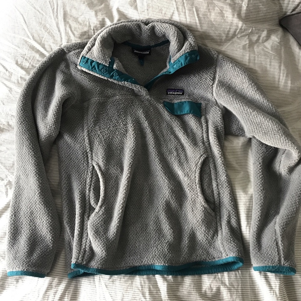 blue and grey patagonia pullover